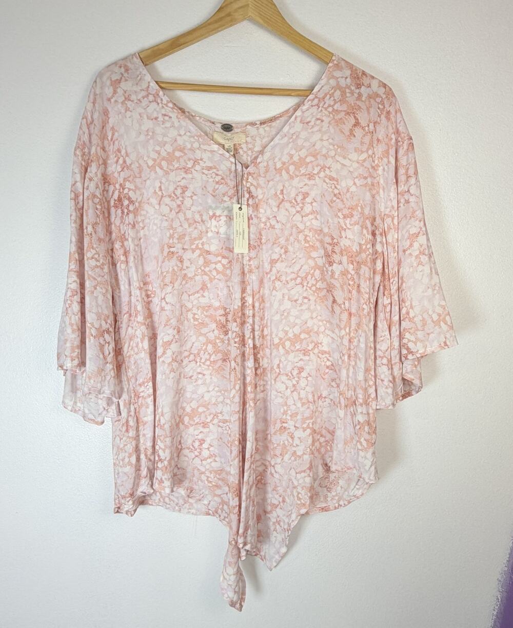 Cupio Pink Abstract Floral Print V-Neck Front Tie 3/4 Flutter Sleeve Blouse NWT￼